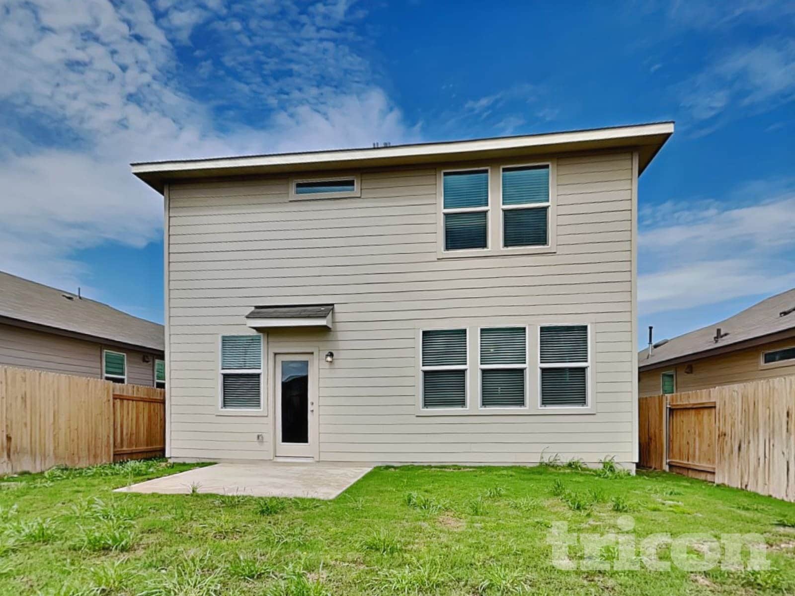 Building Photo - 5121 Saddle Clb Dr