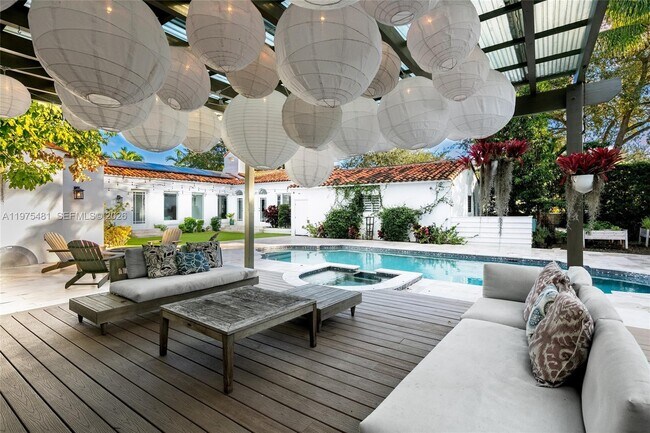 Building Photo - 113 NE 101st St