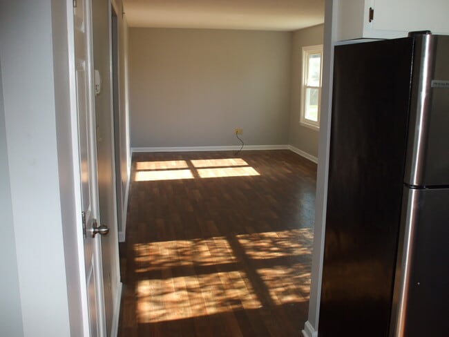 Building Photo - 816 W Town Ct