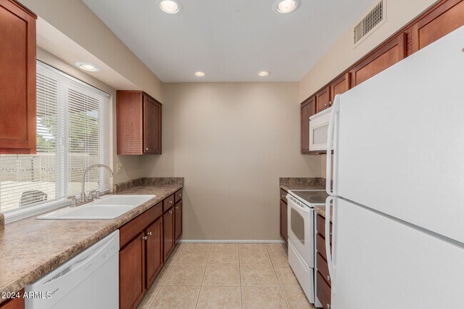 Building Photo - 10214 W Burns Dr