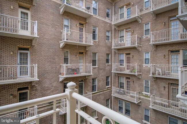 Building Photo - 1308 Clifton St NW