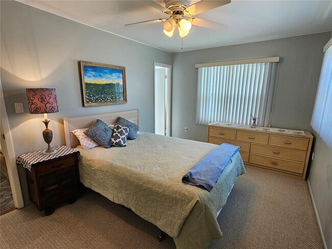 Building Photo - 5896 Palm Ln