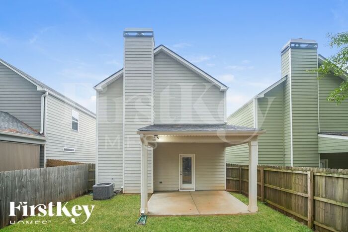 Building Photo - 28 E Newnan Rd