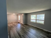 Building Photo - 2410 Larson Ave