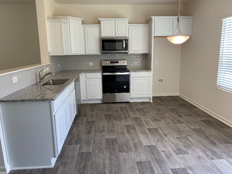 Building Photo - 3852 Tersk Dr