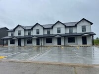Building Photo - 3 BEDROOM 2.5 BATHROOM TOWNHOUSE FOR RENT