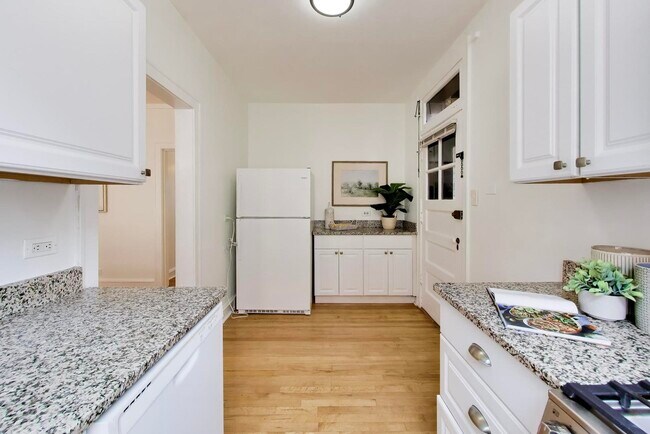 Building Photo - 408 Ridge Ave