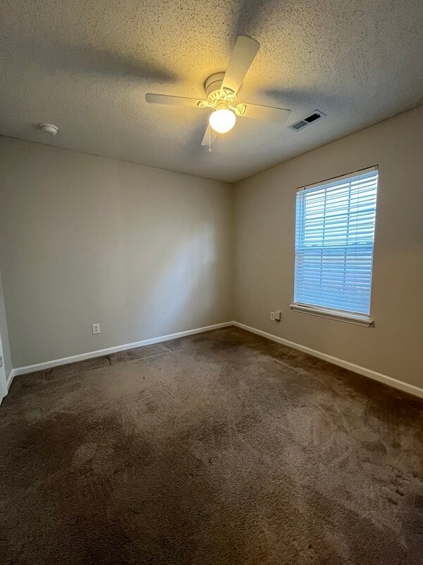 Building Photo - 12131 Brownestone View Dr