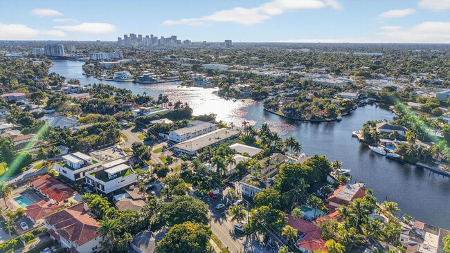 Building Photo - 1821 Middle River Dr