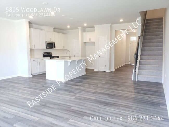 Building Photo - 5805 Woodlawn Dr