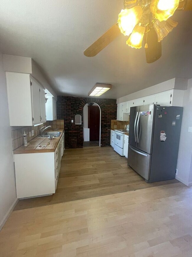 Building Photo - Available NOW!....Washoe Valley Family Hom...