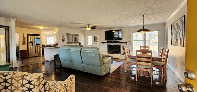 Building Photo - 1240 Flat Rock Rd