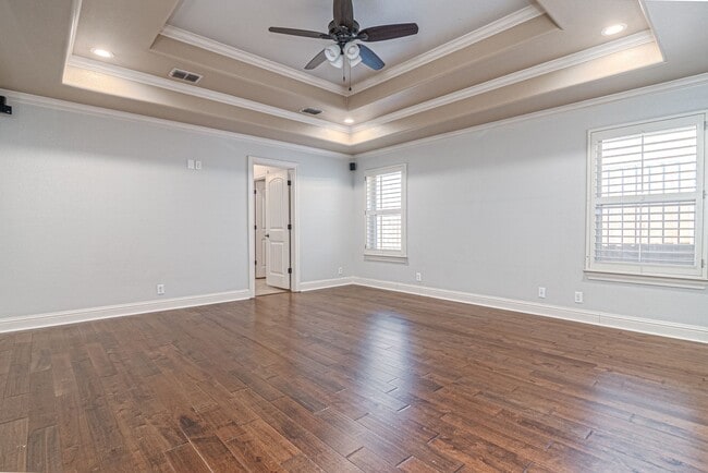 Building Photo - 5914 Llano Ct