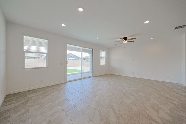 Building Photo - Beautiful 4 Bedroom in Aloravita Community