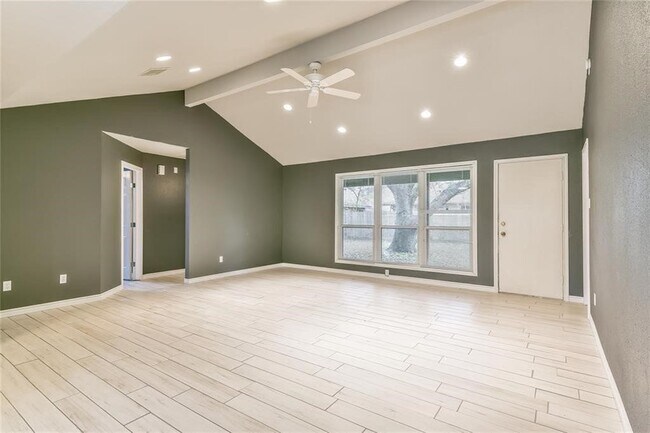 Building Photo - 10427 Eagle Glen Dr