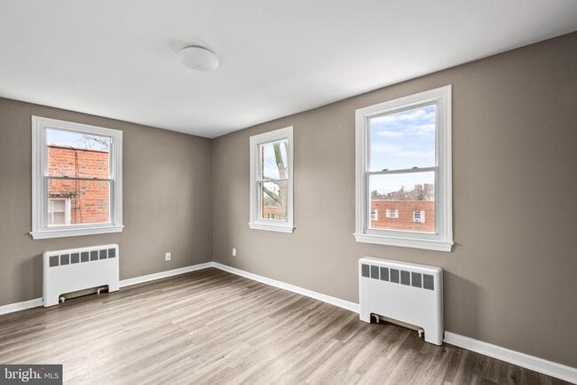 Building Photo - 2412 18th St SE