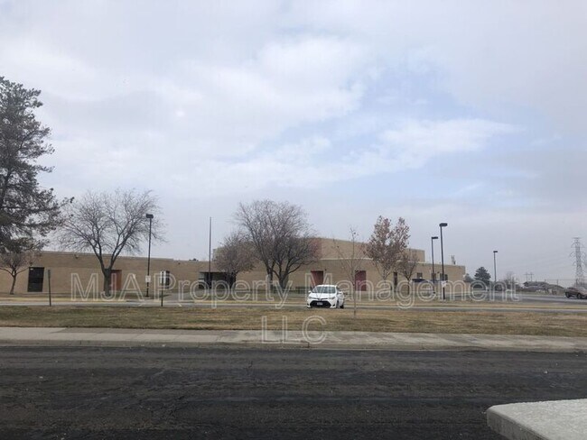 Building Photo - 5943 Lodestone Ave