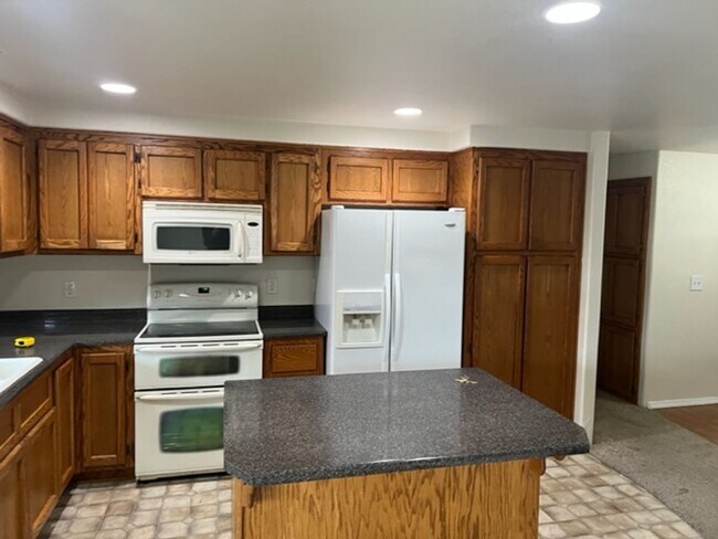 Building Photo - 2346 Stonefield Way