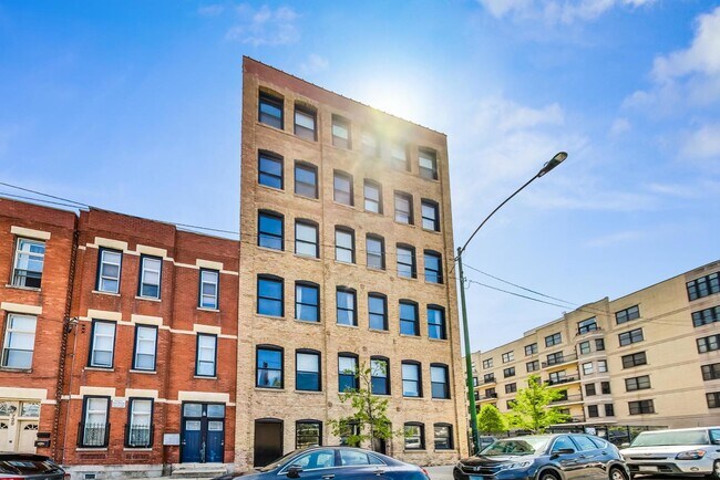 Building Photo - 525 N Halsted St