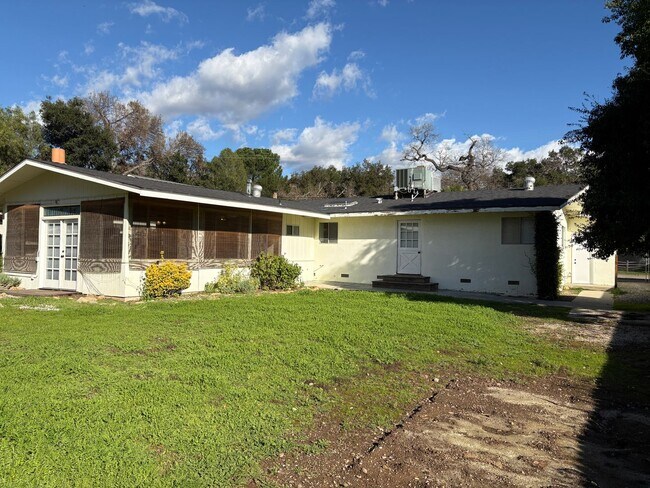 Building Photo - FOR LEASE: 3 Bed / 3 Bath + Family Room Home – Ojai, CA
