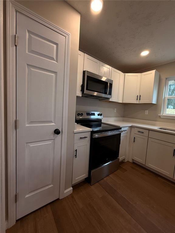 Building Photo - 1055 Pinecrest Dr