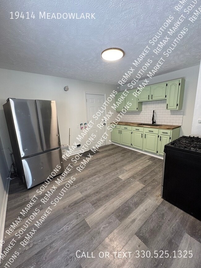 Building Photo - 19414 Meadowlark-