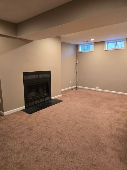 Building Photo - 5515 Cheshire Meadows Way