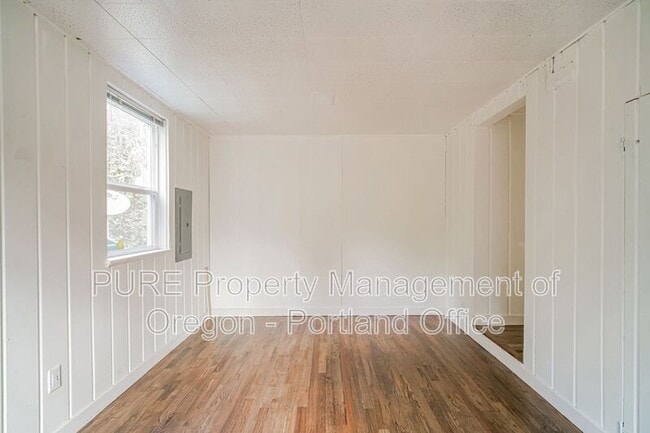 Building Photo - 4007 SW Comus St