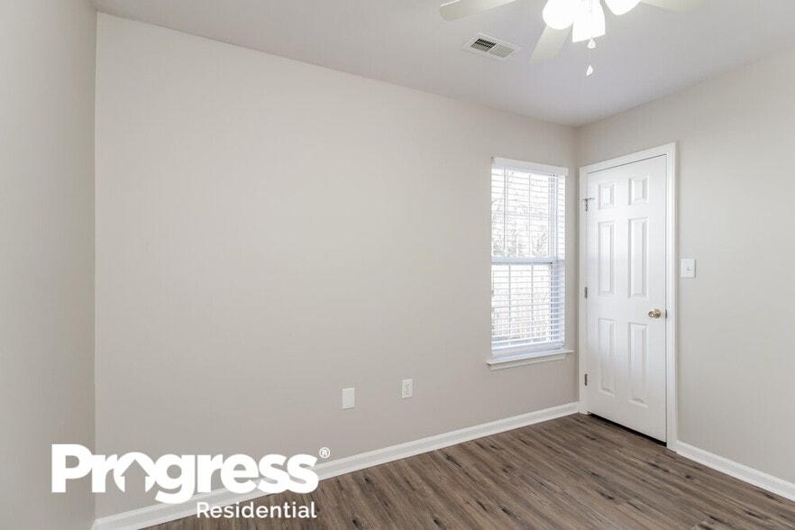 Building Photo - 2329 Ivy Run Dr