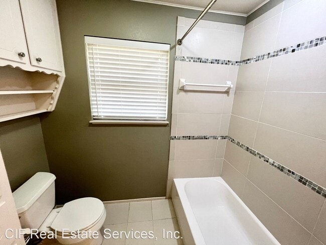 Building Photo - 3 br, 2 bath House - 3407 Oakridge Ln.