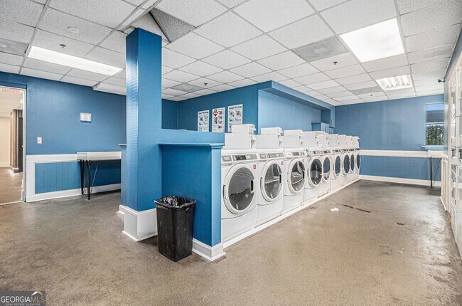 Building Photo - 620 Peachtree St NE