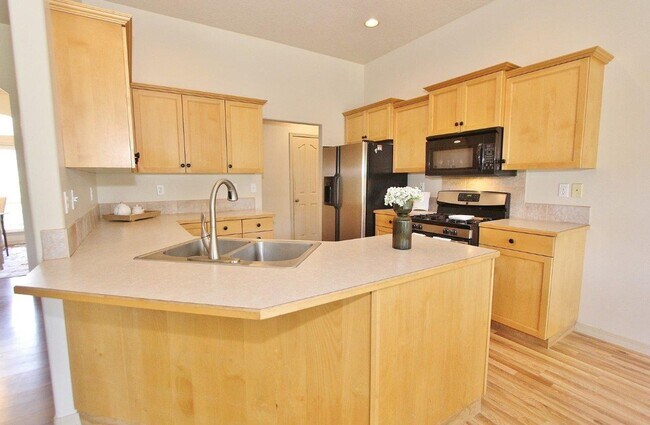 Building Photo - Your New Home Awaits in Bolder Creek! 4bed...