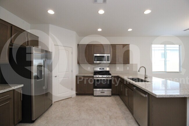Building Photo - 8810 W Pasadena Ave