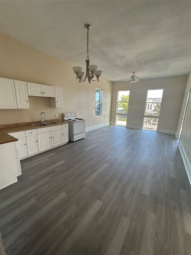 Building Photo - 1523 21st St