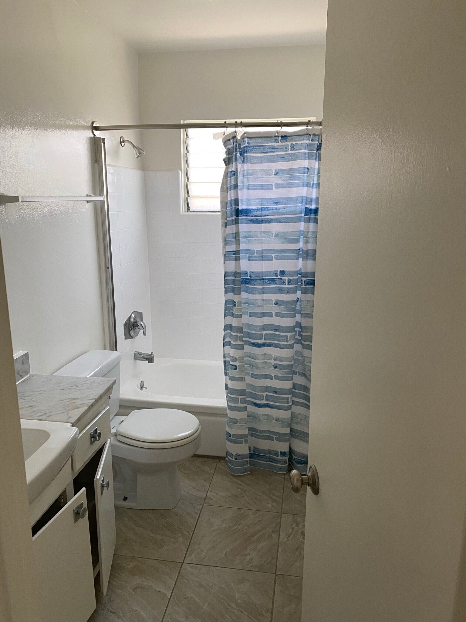 Master Suite Bathroom - 943 19th St