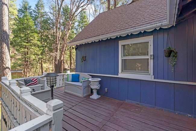 Building Photo - 407 S Dart Canyon Rd
