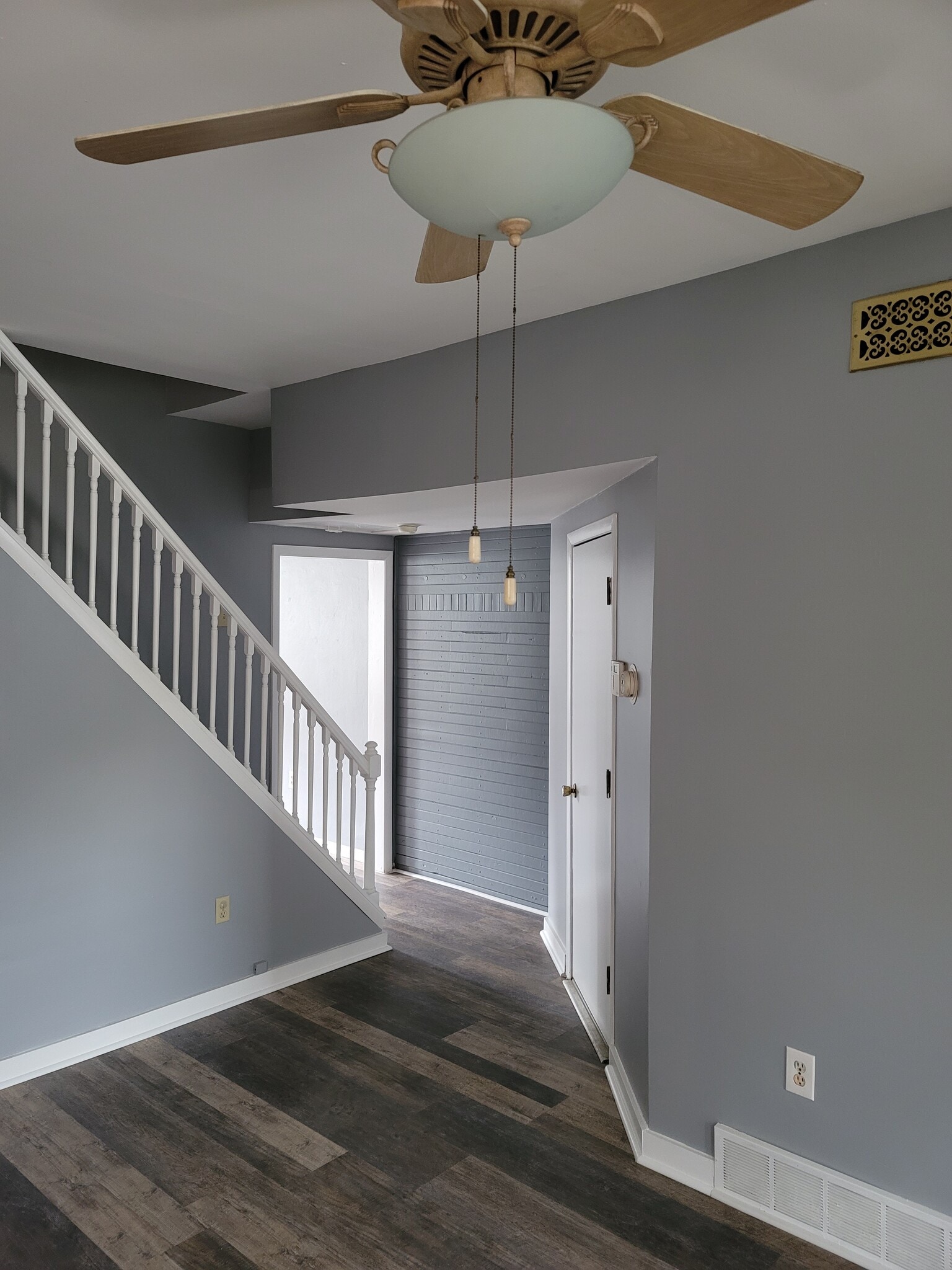 Dining room - 3932 Howley St