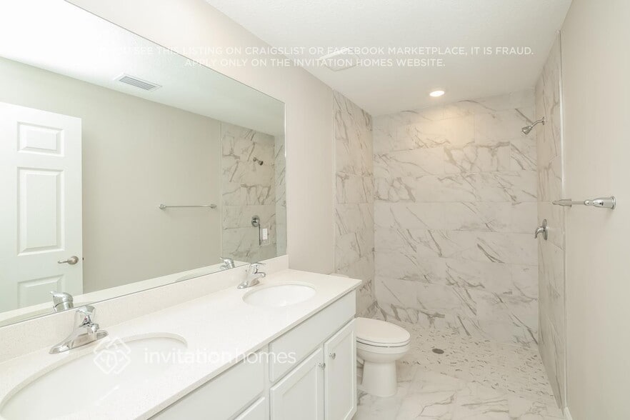 Building Photo - 691 SW Hillsboro Cir