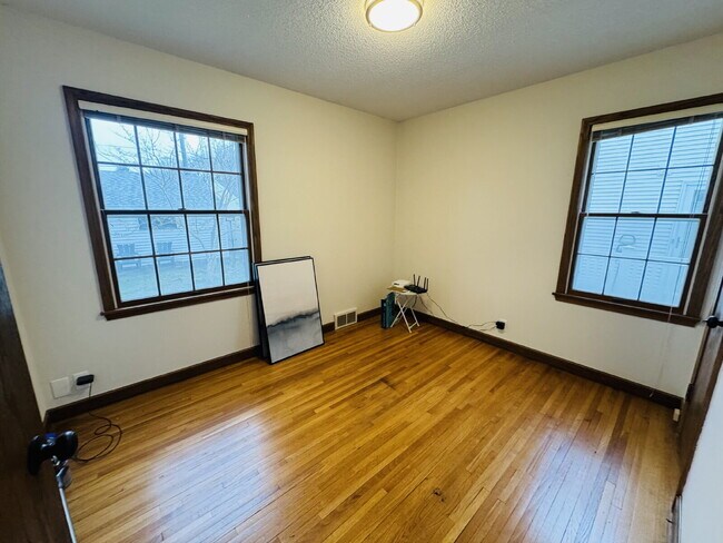 Building Photo - 6012 Logan Ave S