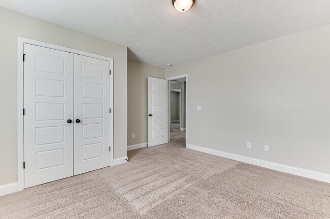 Building Photo - 2041 Limerick Ct