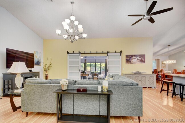 Building Photo - 1098 Primrose Ln