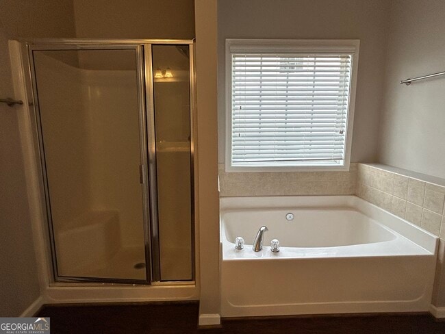 Building Photo - 2220 Copper Trail Ln NE