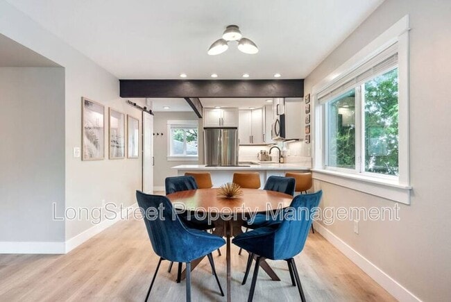 Building Photo - 4980 S Landing Dr