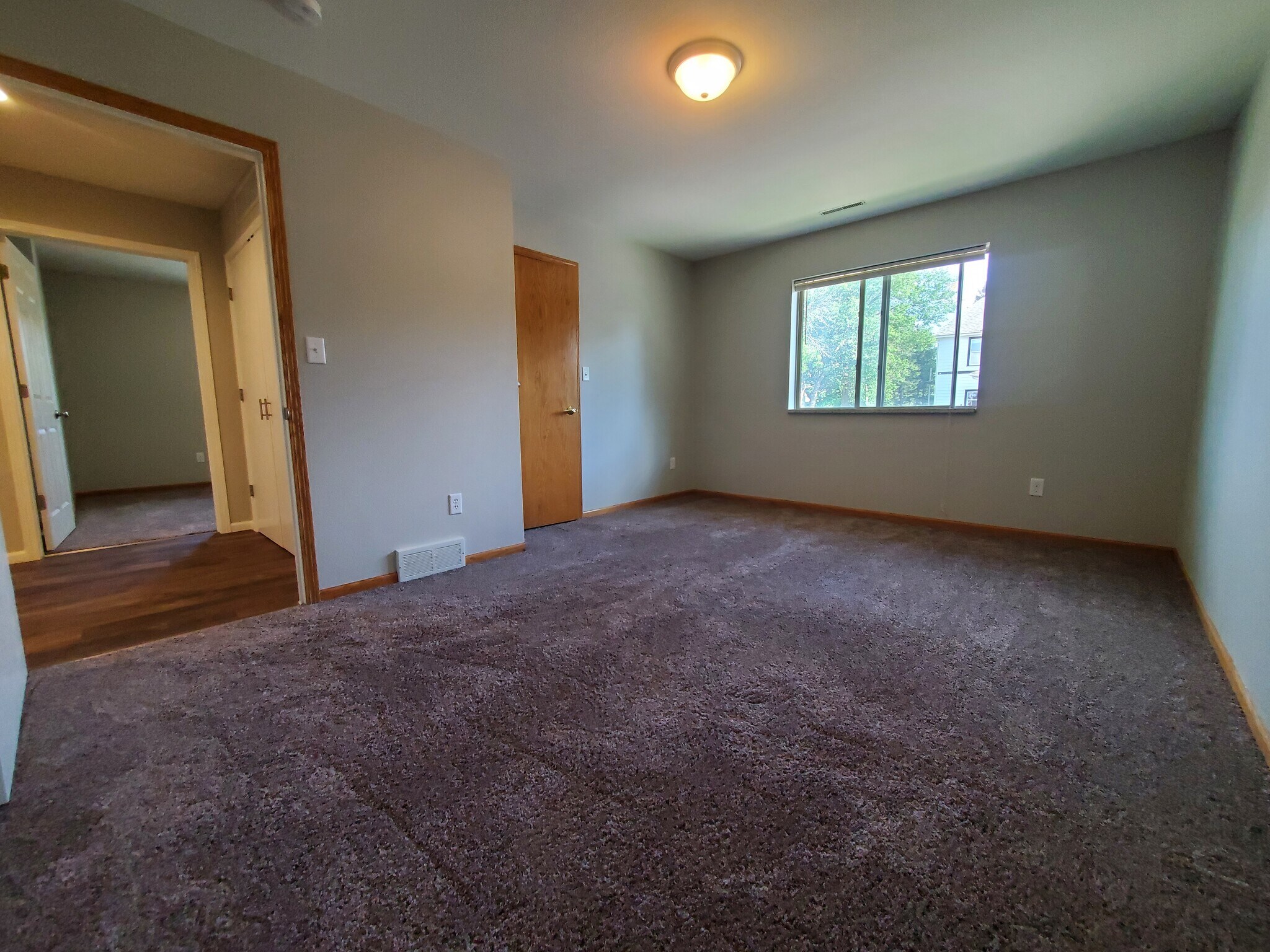 Building Photo - 2322 College St