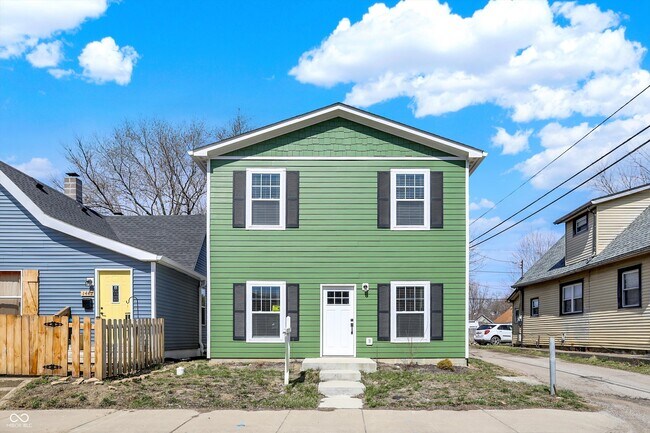 Building Photo - 1446 E Naomi St