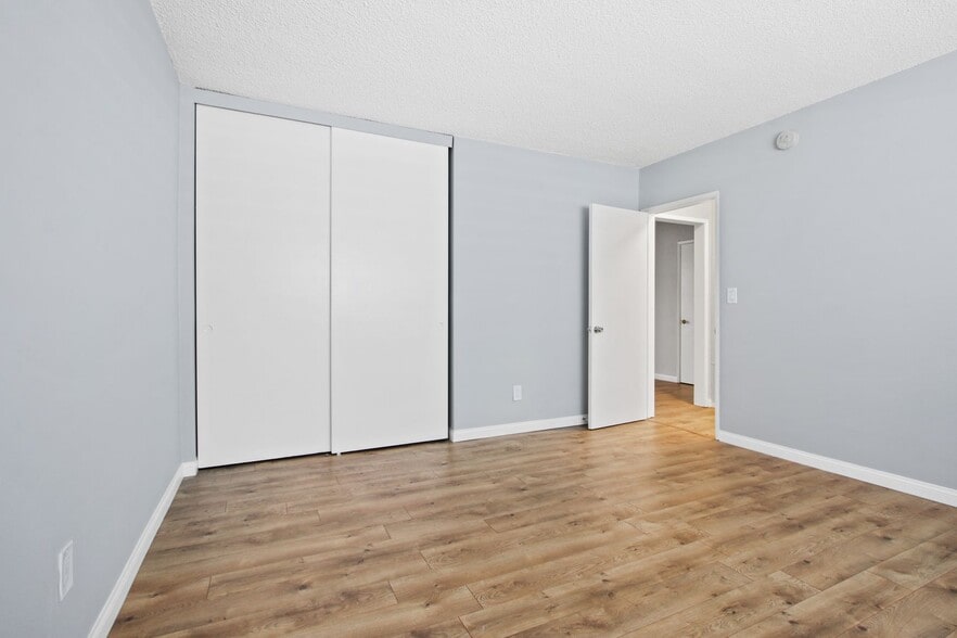 Building Photo - 3625 Mentone Ave