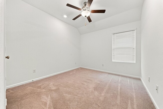 Building Photo - 4926 Chester Lk Ln