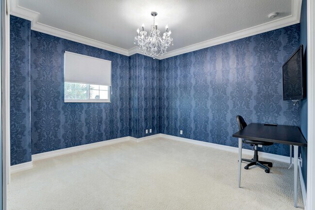 Building Photo - 131 Carmela Ct