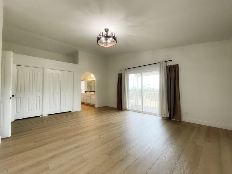 Building Photo - 2711 Sumac Rd