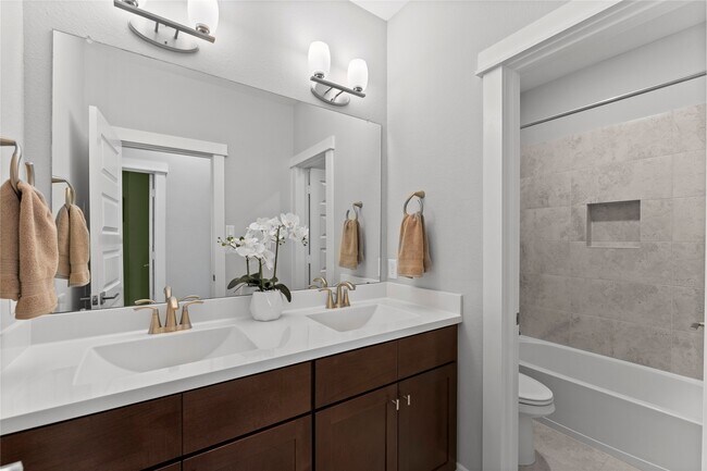 Building Photo - 817 Kamano Ave